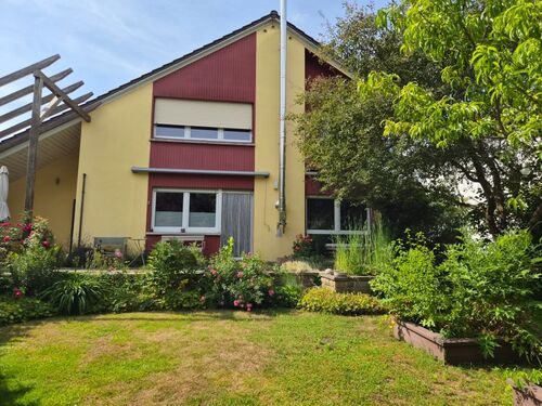Haus Ansicht hinten - Provisionsfrei* Freistehendes EFH in Nauheim mit idyllischem nicht einsehbarem Garten und Garage - sofort bezugsfertig!