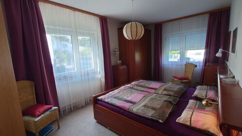 Schlafzimmer EG - Mehrfamilienhaus, Wohnhaus mit 152,00 m&sup2; in Mühltal zum Kaufen