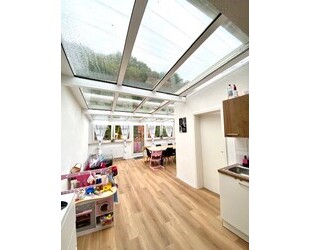 Lichtdurchflutetes wohnen und leben unter "freiem Himmel