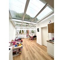 Lichtdurchflutetes wohnen und leben unter "freiem Himmel