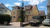 Haus Gesamtansicht - 2.5 Zimmer Dachgeschoßwohnung zur Miete in Schönaich