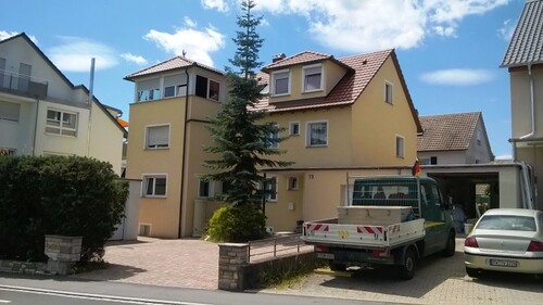 Haus Gesamtansicht - 2.5 Zimmer Dachgeschoßwohnung zur Miete in Schönaich