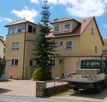 2 ½ Zi. DG‑Wohnung mit Balkon, EBK, Stellplatz & geringen Nebenkosten - Schönaich