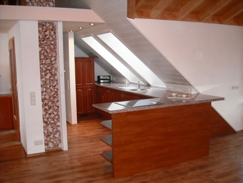 Küche - offen zum Wohnraum - Dachgeschoßwohnung mit 82,50 m&sup2; in Schönaich zur Miete