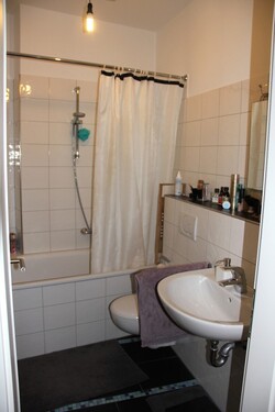 Bad - 2 Zimmer Etagenwohnung in Düsseldorf