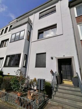 Frontansicht - Eingang - 2 Zimmer Einfamilienhaus in Düsseldorf