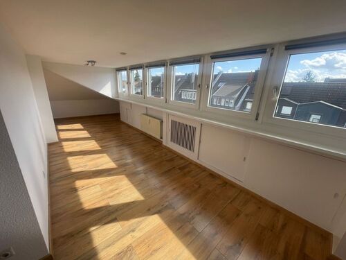 Wohnzimmer - Raumsicht leer - Einfamilienhaus mit 55,28 m&sup2; in Düsseldorf zum Kaufen