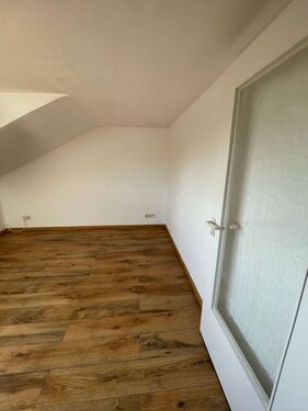 Wohnzimmer Eingangstür leer - 