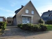 01_Haus mit Auffahrt und Garage - Provisionsfrei* Neu! Geräumiges, solides 2-FH mit Keller in Top Lage !!!