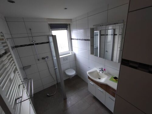 Bad EG - 6 Zimmer Zweifamilienhaus in Wesel