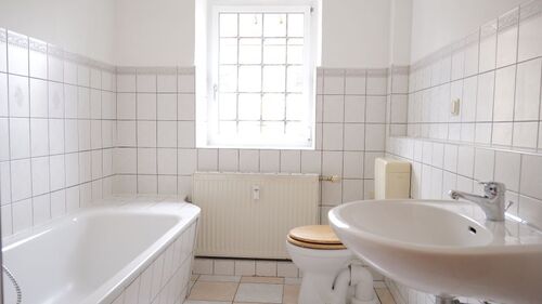 Bad Erdgeschoß-Fenster - 