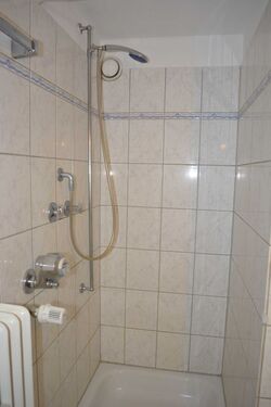 3 - Bad 2 - Appartement mit 26,00 m&sup2; in Bonn zur Miete