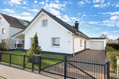 titelbild neu - Provisionsfrei* Modernes Einfamilienhaus mit Anbau, Kamin, Sauna & Sonnenterrasse 260m² Wohnflächenpotenzial