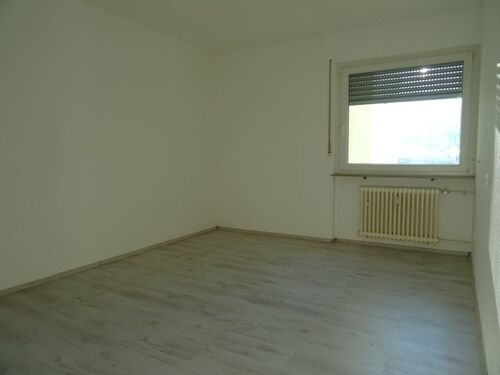 Schlafzimmer - 2 Zimmer Erdgeschoßwohnung zur Miete in Rüsselsheim am Main