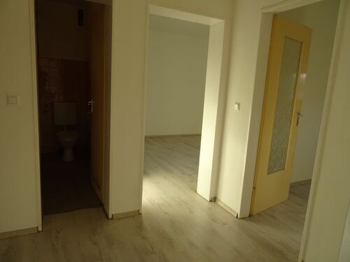 Flur - Erdgeschoßwohnung mit 55,00 m&sup2; in Rüsselsheim am Main zur Miete