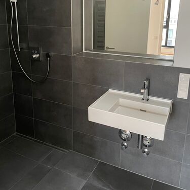 Insgesamt drei hochwertig ausgestattete Badezimmer - 