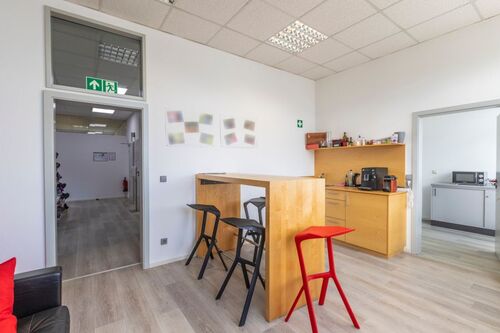 2 Aufenthalt - 5 Zimmer Büro zur Miete in Dürnau