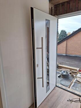 Neue Haustür DG Nordring - 