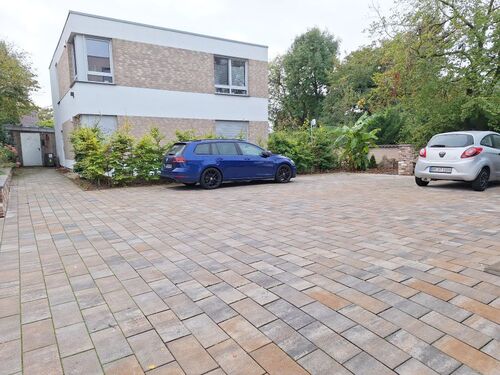 Hausansicht Feldstr. 12a - Dachgeschoßwohnung mit 80,00 m² in Bergheim Thorr zur Miete