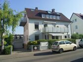 Hausansicht von der Straße - Provisionsfrei* 4-Familienhaus in Stuttgarter Villengebiet mit Wellness-Hobbyraum - Privatverkauf