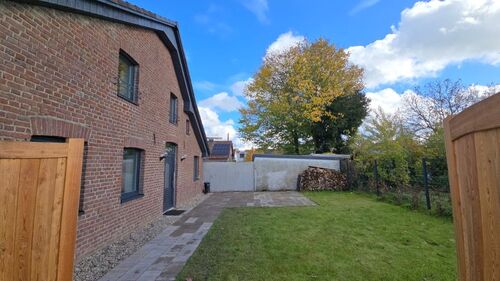 Haus mit Garten und Terrasse - 