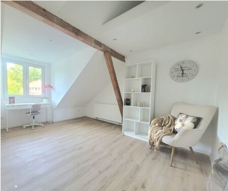 Screenshot_20251211_225736_Gallery - 