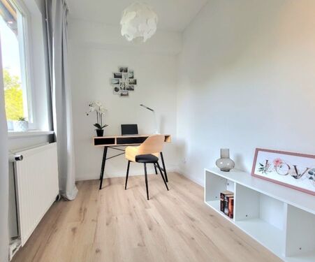 Screenshot_20251211_230411_Gallery - 