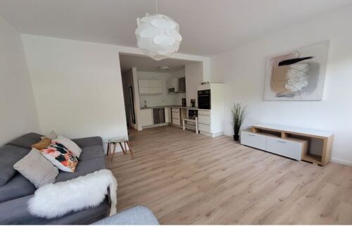 Screenshot_20251211_230356_Gallery - 