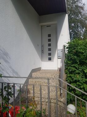 Vordereingang - 8 Zimmer Einfamilienhaus zum Kaufen in Göttingen