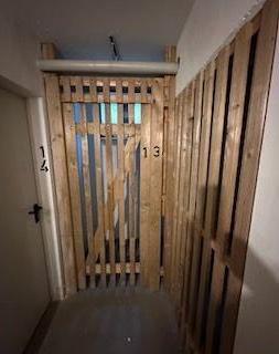 Kellerabteil - 1 Zimmer 1- Zimmerwohnung in Schwanstetten