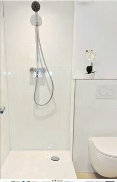 Modernes Bad mit Dusche - Reihenhaus mit 110,33 m&sup2; in Hamburg zum Kaufen