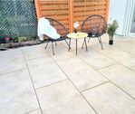 Uneinsehbare moderne Terasse - 