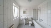 Bad - 2- Zimmerwohnung mit 52,00 m&sup2; in Frankfurt zur Miete