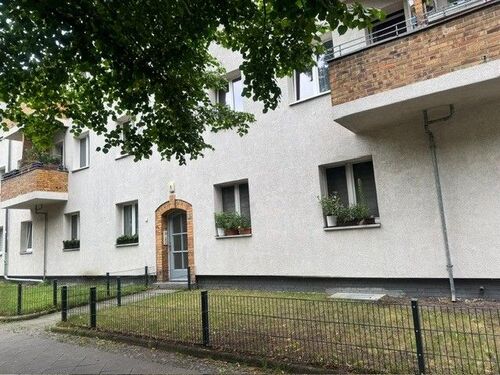 Hausansicht - Provisionsfrei* Solide Kapitalanlage - voll vermietet