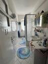 Badezimmer mit Fenster - 