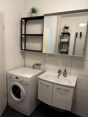 Bad 1 - 2 Zimmer Erdgeschoßwohnung in Düsseldorf