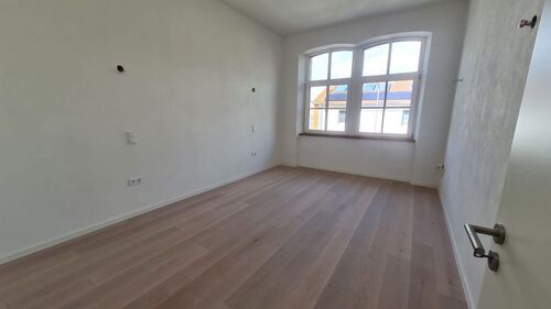 KinderzimmerBüro - Erdgeschoßwohnung mit 122,00 m&sup2; in Marktbreit zur Miete