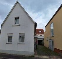 Provisionsfrei* Großzügiges Zweifamilienhaus mit Hof, Garten und viel Potenzial - Haßloch