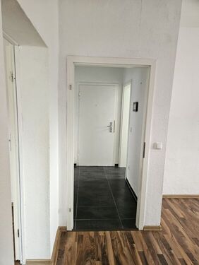 Flur - 2.5 Zimmer Erdgeschoßwohnung zur Miete in Duisburg