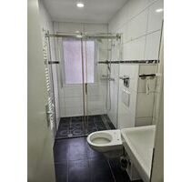 Sanierte 2,5 Zi, Video-Sprechanlage, elektr. Rollos, Solaranlage - Duisburg