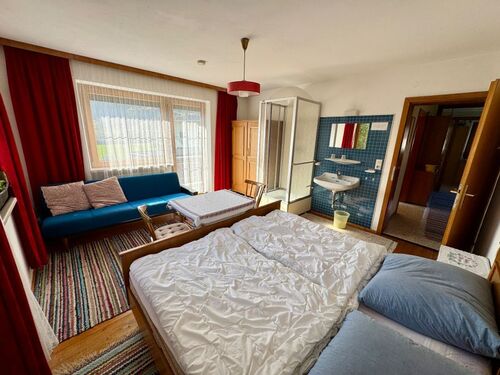 1. Stock - Schlafzimmer B - neu - 02 - 