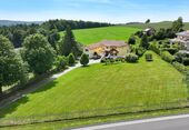 Frontansicht - Vorderer Gartenbereich - Einfahrt - 