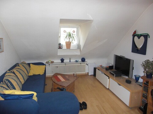 Wohnbereich - Dachgeschoßwohnung mit 60,00 m&sup2; in Mönchengladbach zur Miete