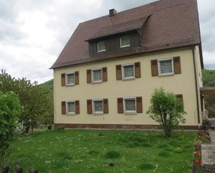 4 Zimmer - Erdgeschoss - Wohnung im 3-FH mit Gartenanteil - Pommelsbrunn