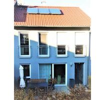 Provisionsfrei* AA 1a LAGE neuw. 5,5 Zi. DHH 162 m² inkl. Garage-EBK-ZISTERNE-SOLAR-VOLLKELLER - Aalen