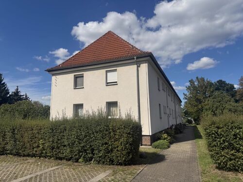 (01) Vorderansicht 1 - 2.5 Zimmer Etagenwohnung zur Miete in Zwenkau