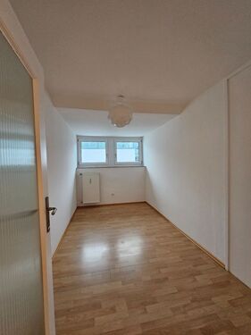 1000064375 - Dachgeschoßwohnung mit 90,00 m&sup2; in Traunstein zur Miete