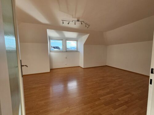 1000075963 - 4 Zimmer Dachgeschoßwohnung in Traunstein