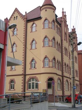 Hausansicht - 2 Raum Wohnung im EG im denkmalgeschützten Altbau in Kahla