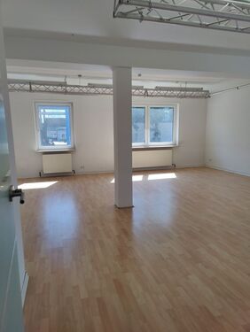 Bild 1 - Titelbild - Helles BüroStudioAtelier, 51 m², mit Klimaanlage und Parkmöglichkeiten